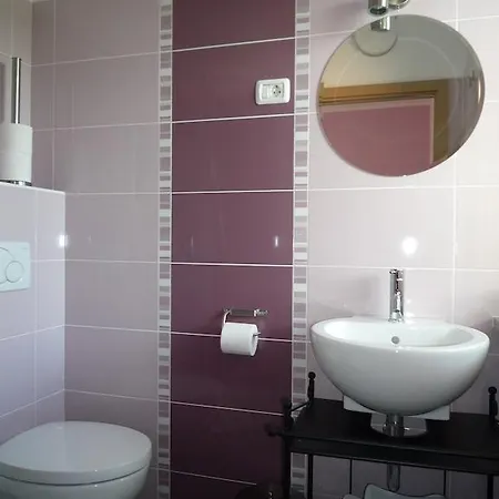 Pri Mihelovih 3* Sežana