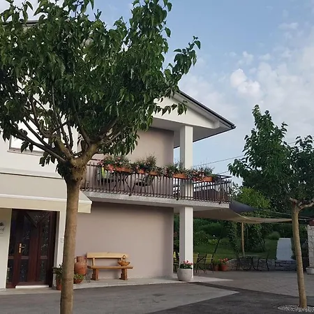 Frühstückspension Pri Mihelovih Sežana
