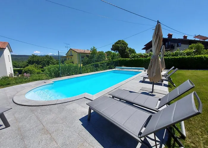 Pri Mihelovih 3* Sežana