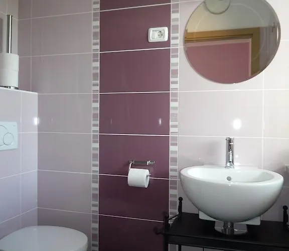 Pri Mihelovih 3* Sežana